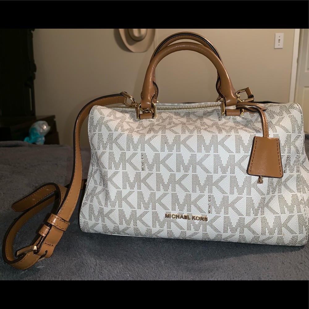 MK Kirby Vanilla MD Satchel